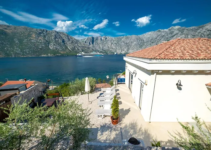 Stoliva Residence With Infinity Pool